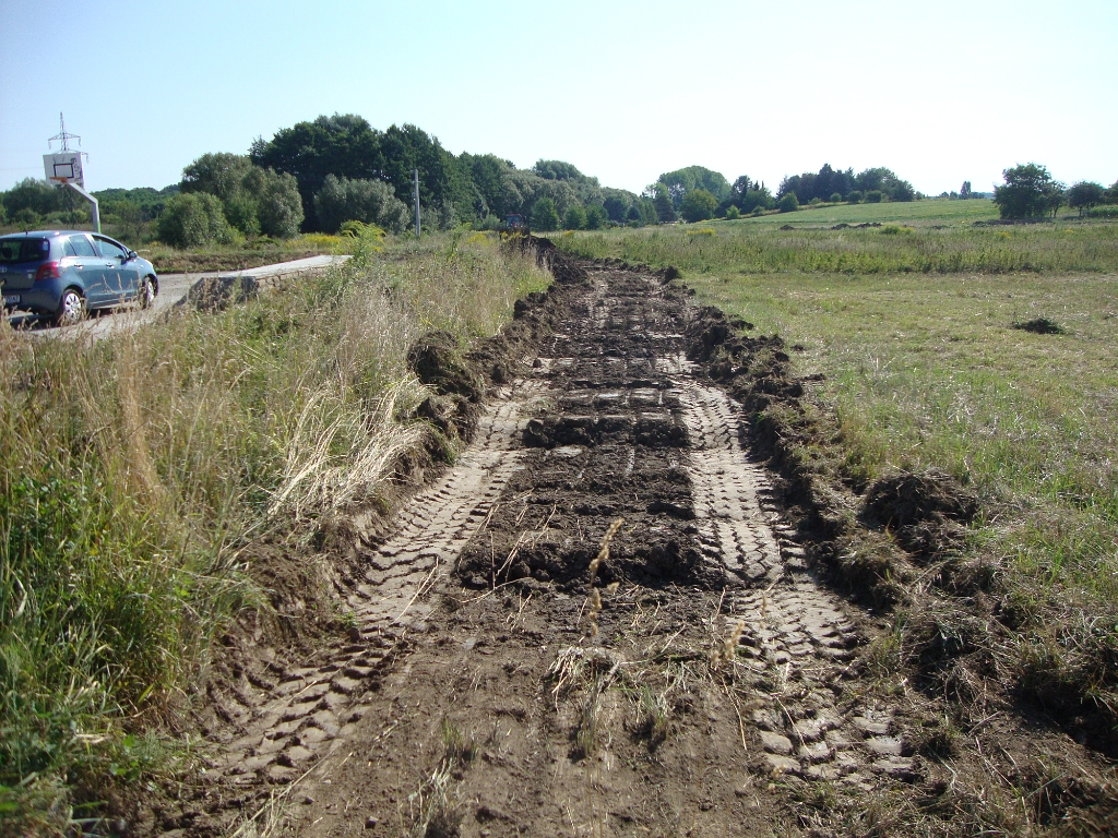 Erdarbeiten Sportplatz Neu 001